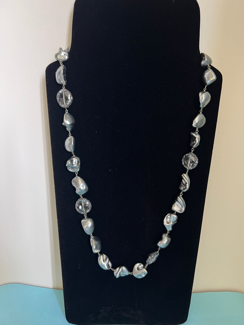 Uneven Pearl string with shimmer beads