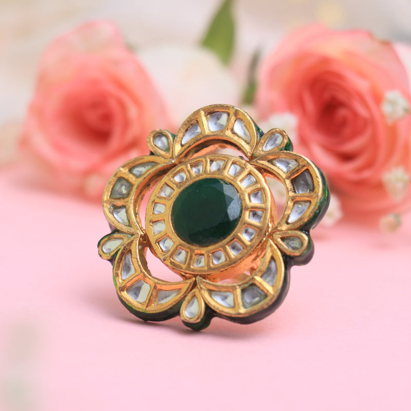 Flower ring emerald