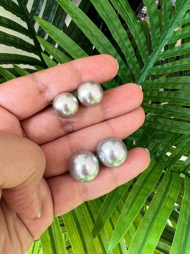 Oversized pearl studs